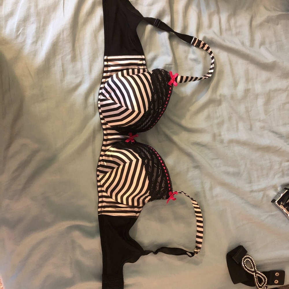 Cacique 36DD adorable bra!